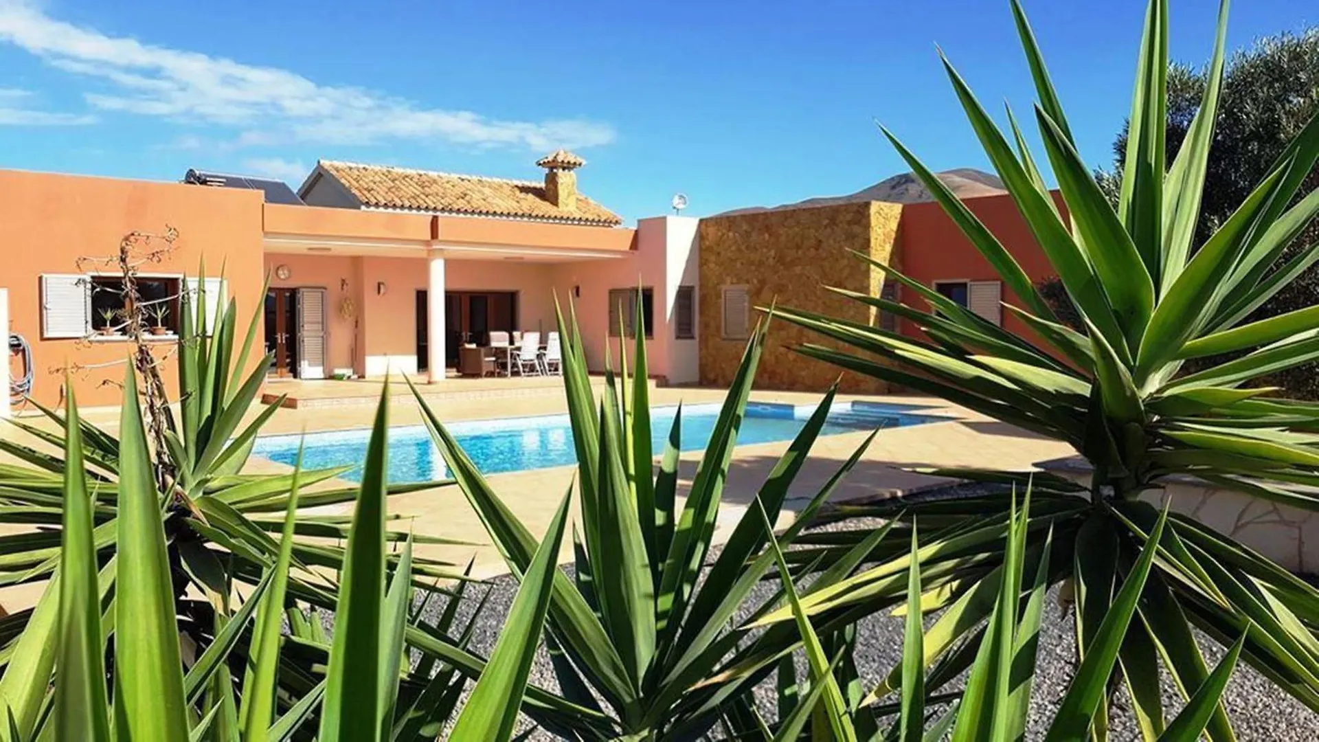 Finca El Lomo - Abseits Vom Massentourismus contacts